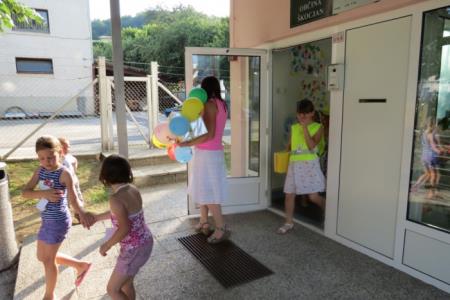 KNOBLEHARJEVO 2012- Otroški živ žav 59